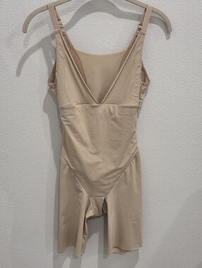 Flexees Nude Shaping Bodysuit Medium